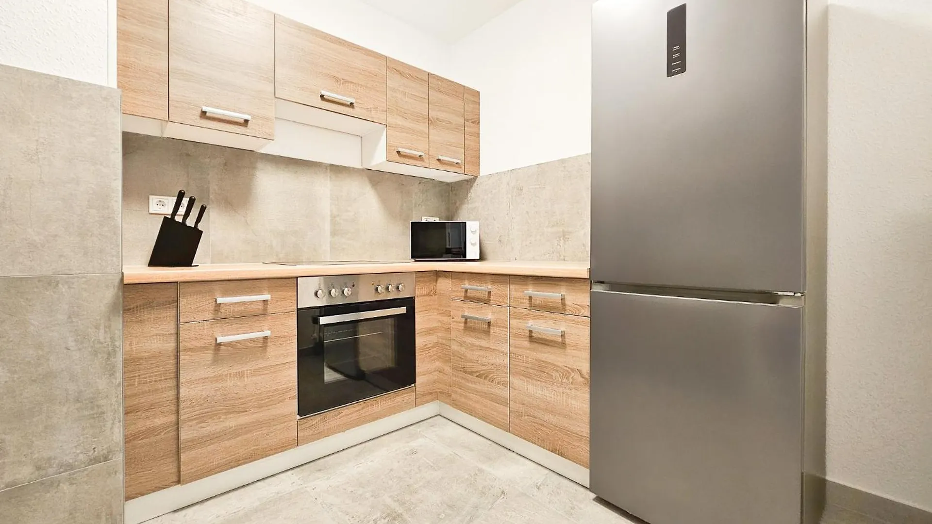 Raj Living - 2 Or 3 Room Apartments - 15 Min Zur Messe Dus & 10 Min Old Town Dus Düsseldorf Germania