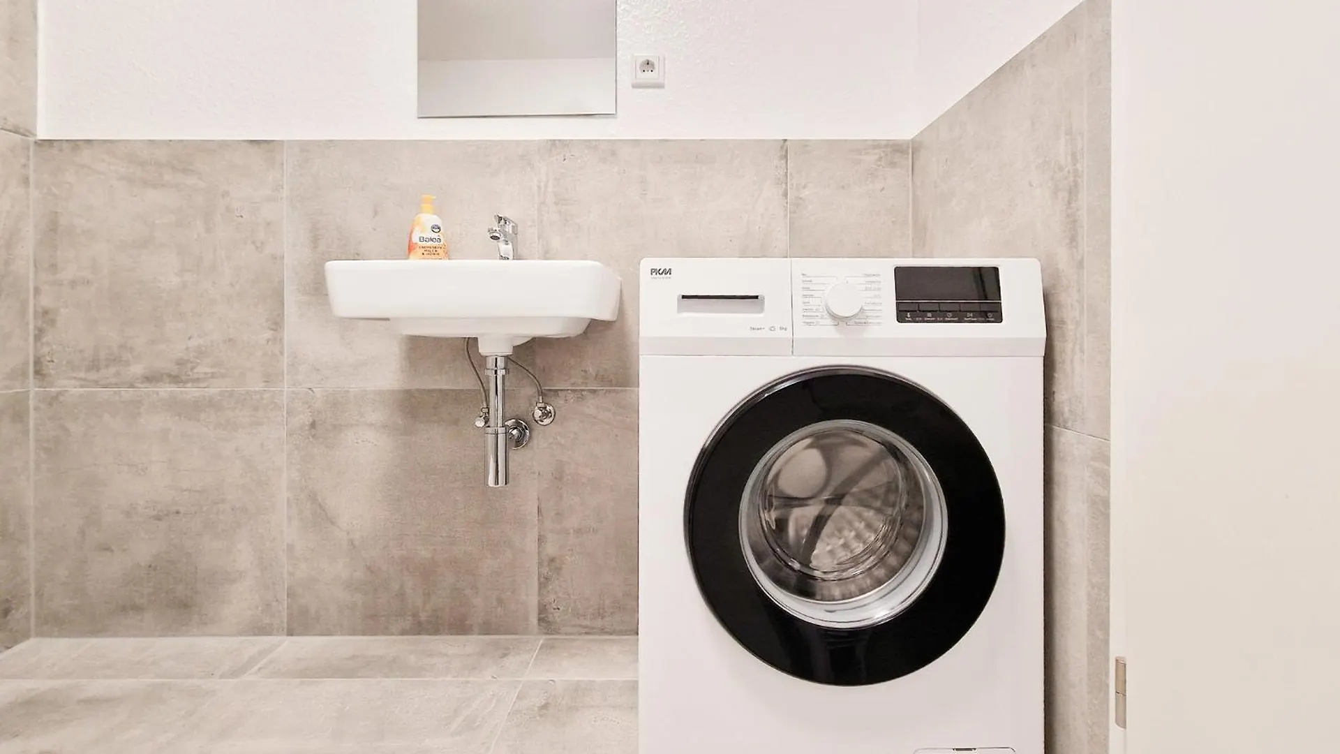 Raj Living - 2 Or 3 Room Apartments - 15 Min Zur Messe Dus & 10 Min Old Town Dus Düsseldorf