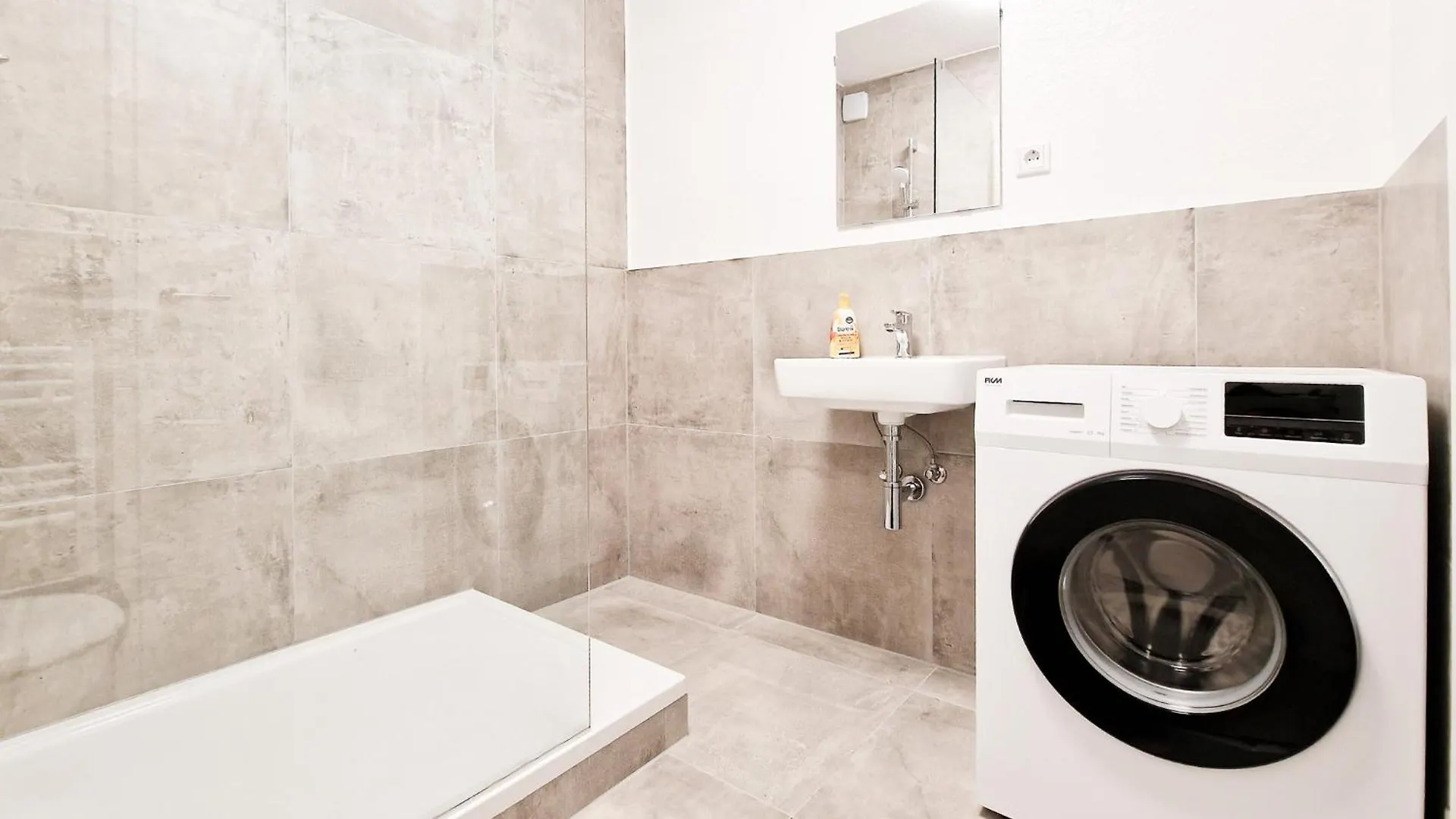 Raj Living - 2 Or 3 Room Apartments - 15 Min Zur Messe Dus & 10 Min Old Town Dus Düsseldorf Germania